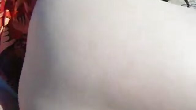 Neverjetno :  Naoljena rjavolaska ljubica močno udari v rit Filmski odlomki 