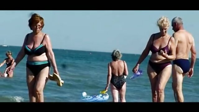 Neverjetno :  Michael Stefano potiska svojega trdega tiča v rit Belle Rolland Filmski odlomki 