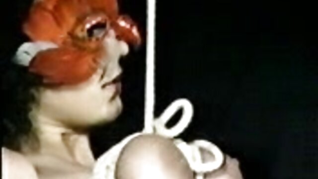 Neverjetno :  Azijska šolarka se zajaha na velikem tiču ​​črnca Filmski odlomki 