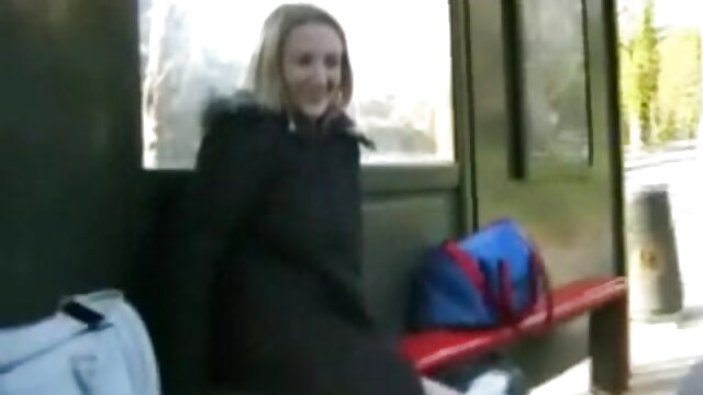 Neverjetno :  Pussy je gost zajebal do orgazma med pisanimi baloni Filmski odlomki 