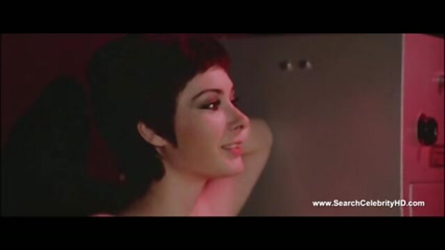 Neverjetno :  Čudovito rjavolasko tajnico Veronico Vain zabijejo v pisarni Filmski odlomki 