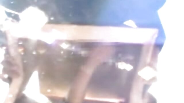 Neverjetno :  Domačo rjavolako njen fant močno udari in cums Filmski odlomki 