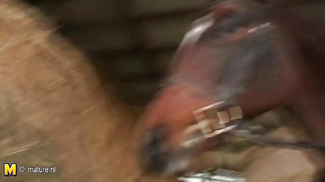 Neverjetno :  Človek je spoznal babe, ki jo jebe za hrbtom mačehe Filmski odlomki 