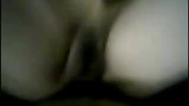 Neverjetno :  Gentleman želi videti, kako globoka je njena rit Filmski odlomki 