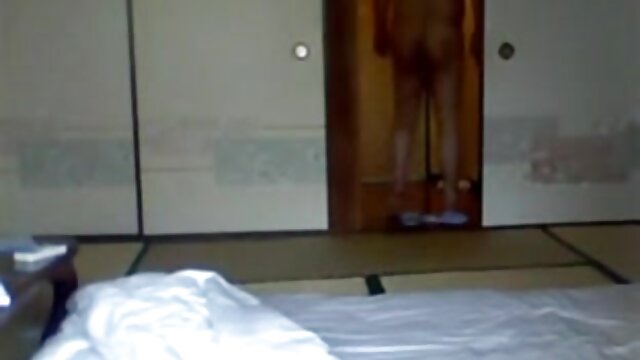 Neverjetno :  Črni petelin vstopi na zadnja vrata bele pornozvezde s preklopom stikala Filmski odlomki 