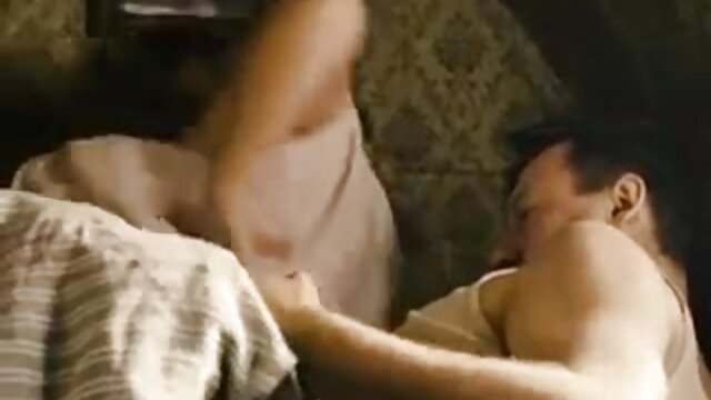 Neverjetno :  Bleščeča rjavolaska s seksi porjavelimi črnami v pasjem stilu Filmski odlomki 