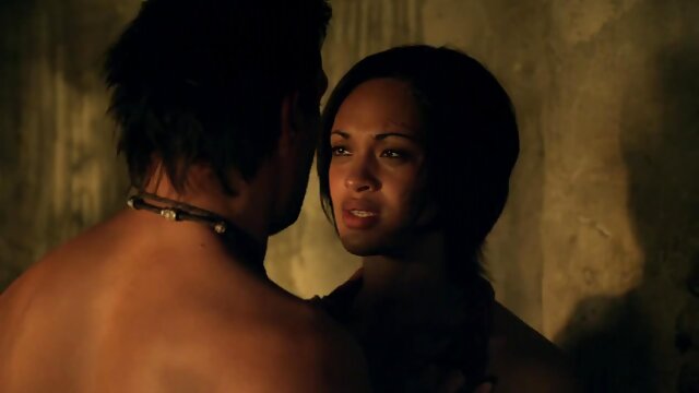 Neverjetno :  Azijska lepotica jaha ogromno golo Filmski odlomki 