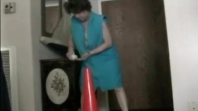 Neverjetno :  Simpatična najstnica želi posebno obravnavo svoje maserkice Filmski odlomki 