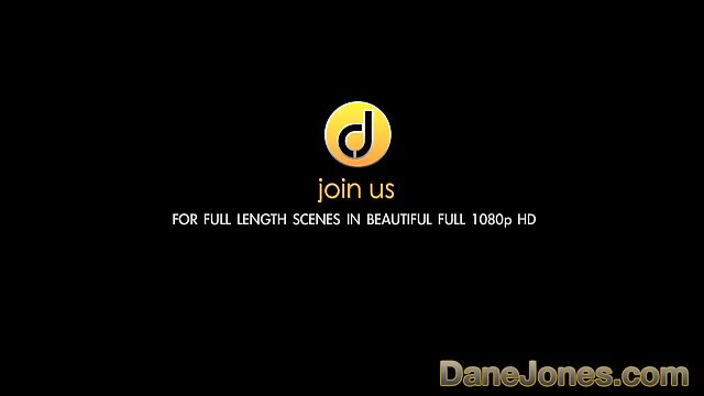 Neverjetno :  Petite tetovirano Latino soseda udari Filmski odlomki 