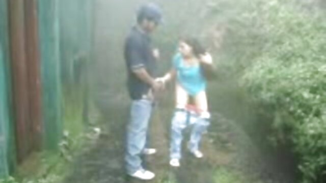 Neverjetno :  Diva je prijateljica v lepem vremenu, ki si želi le lezbičnega seksa Filmski odlomki 