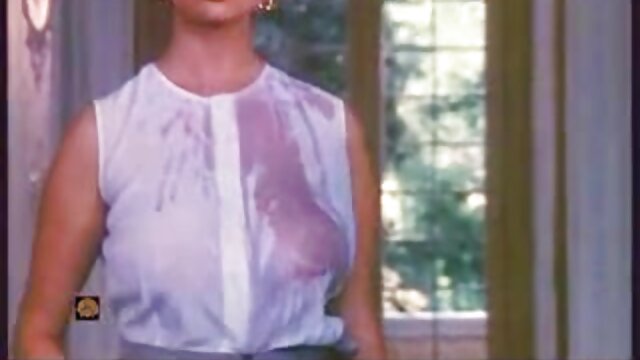 Neverjetno :  Blondinka z velikimi ritmi analizirana v prostorni sobi, polni grafitov Filmski odlomki 