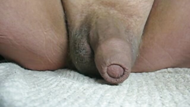 Neverjetno :  Navihana blondinka končno dovoli fantu, da okusi njen rit Filmski odlomki 