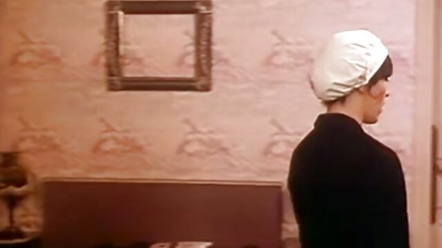 Neverjetno :  Dve prsati kurbe vozita ogromen kurac v stilu krave Filmski odlomki 