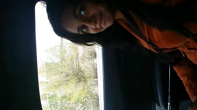 Neverjetno :  Ebenovinasti angel se je slekel in se spustil na kolena Filmski odlomki 