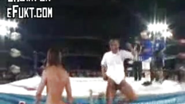 Neverjetno :  Elegantna puma z velikimi joški, ki jih je lepotica raztegnila v spalnici Filmski odlomki 