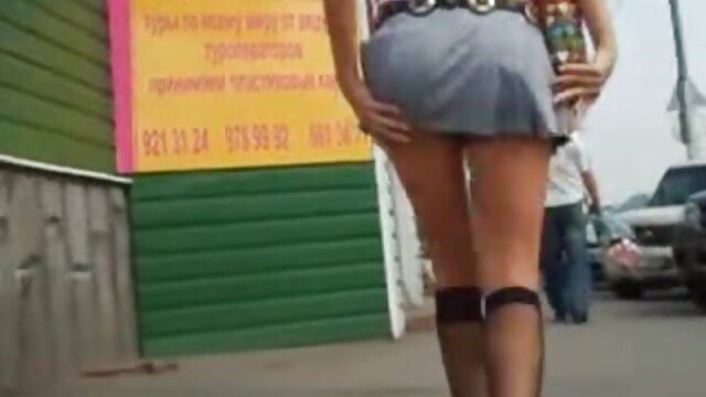 Neverjetno :  Inštruktor fitnesa je spustil hlače in vzel orožje Filmski odlomki 