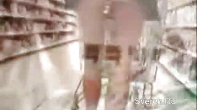 Neverjetno :  Obešeni tip orje pumo z masivnimi okroglimi vrči Filmski odlomki 