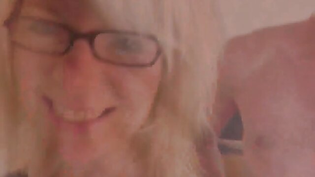 Neverjetno :  Dekle s fantastičnimi velikimi prsi, ki jo ljubi ljubimec v zakonski postelji Filmski odlomki 