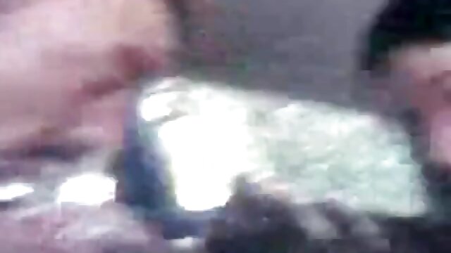 Neverjetno :  Blondinka z epskimi joški izboljšuje uspešnost zaposlenega Filmski odlomki 