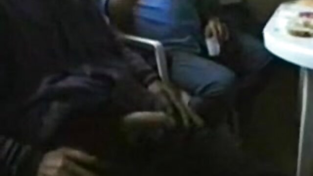 Neverjetno :  Hang stud fucks busty blond dekle v snegu Filmski odlomki 