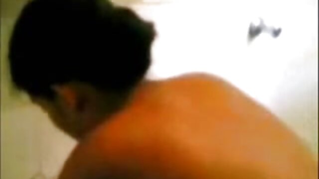 Neverjetno :  Samica je pohotna in umazana, ki se igra za rolko Filmski odlomki 