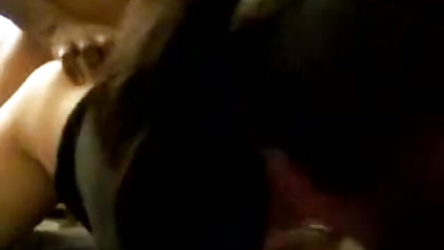 Neverjetno :  Za denar rjavolaska utripa obline in daje neznancu fafanje Filmski odlomki 