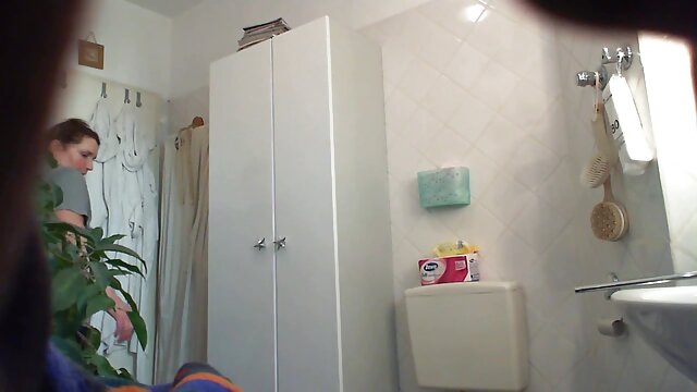 Neverjetno :  Pet razburjenih žrebcev je brutalno pognalo ebenovino kurba Filmski odlomki 