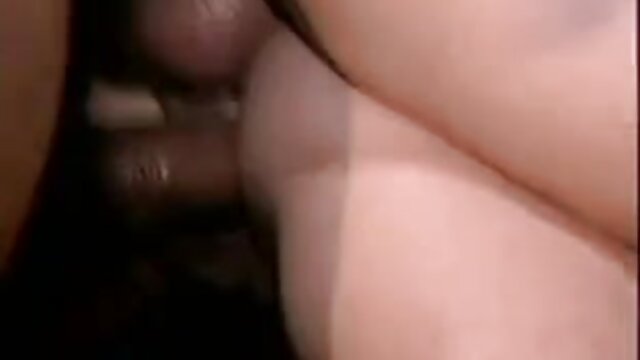 Neverjetno :  Osupljivo rjavolasko z velikimi joški Candi Coxx zajebe Danny D Filmski odlomki 