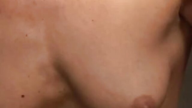 Neverjetno :  Nesramna ameriška MILF po imenu Ashley Fires je zajebana v rit Filmski odlomki 