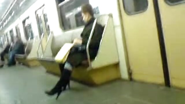 Neverjetno :  Človek ne more pozabiti sosedove deklice Alex, zakaj jo torej uspe zapeljati Filmski odlomki 