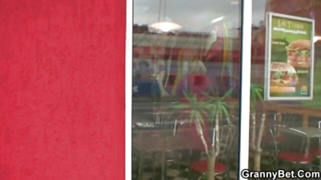 Neverjetno :  Mlada draga je v seksualnem sendviču z dvema tipoma Filmski odlomki 