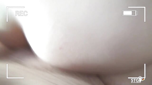 Neverjetno :  Navihana najstnica se zaveže in uporabi v tej BDSM sceni Filmski odlomki 