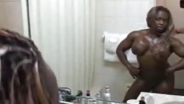 Neverjetno :  Babe daje šefu svojo muco, da dobi dodatne počitnice Filmski odlomki 