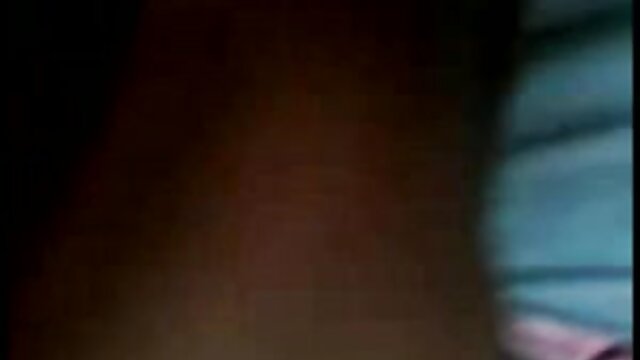 Neverjetno :  Sladko rjavolasko dekle močno tolčejo v garaži in to obožuje Filmski odlomki 