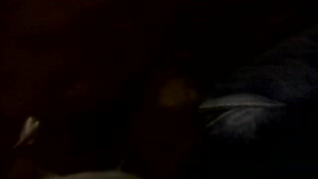 Neverjetno :  Medrasni kurac je maščevanje, ki ga diva prevzame prevarenemu možu Filmski odlomki 