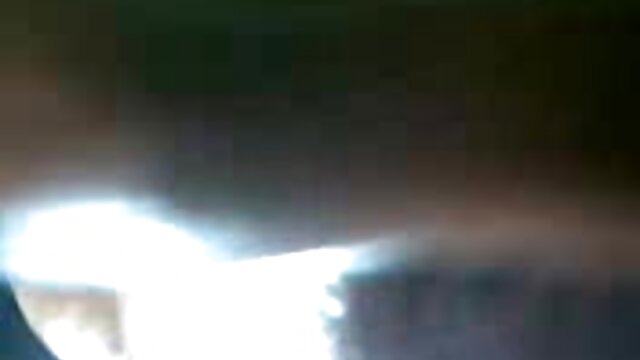 Neverjetno :  Čudovita MILF s tetoviranim hrbtom ima počasen in čuten seks Filmski odlomki 