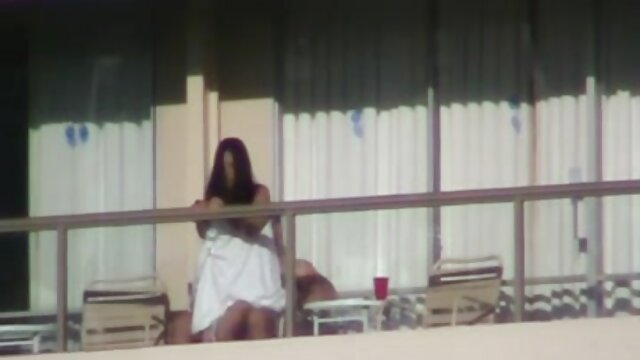 Neverjetno :  Temnolaska babe z velikimi joški Peta Jensen jaha fino kljunačko Filmski odlomki 