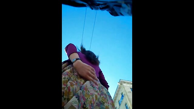 Neverjetno :  Ljubka latino dekle skoči na BF-jevo palico, potem ko mu je dala pihati Filmski odlomki 