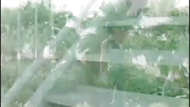 Neverjetno :  Petite gal Cherry Angel uživa v mehkem seksu Filmski odlomki 