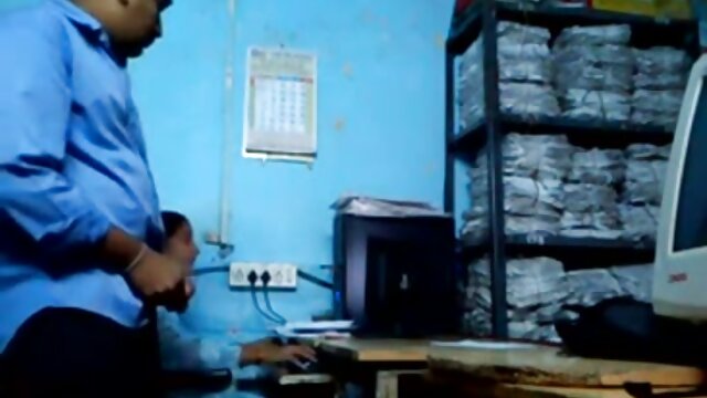 Neverjetno :  Ebenovino dekle je zajebal v rit bledopolti moški iz Rusije Filmski odlomki 