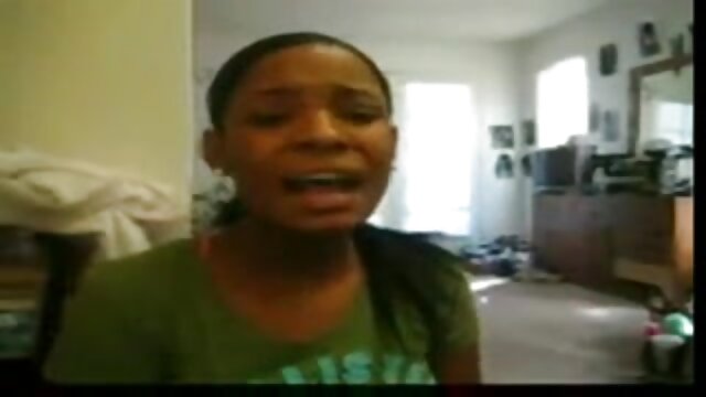 Neverjetno :  Dve ljubki dami si delita isto strast do seksa med dekletom Filmski odlomki 