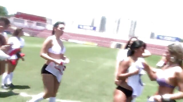 Neverjetno :  Slastna blondinka ima čudovit kos muce Filmski odlomki 