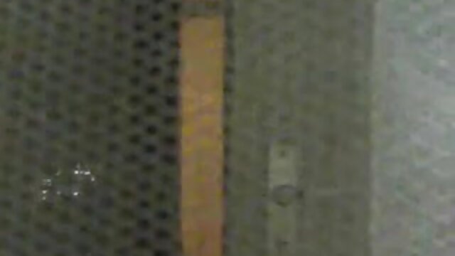 Neverjetno :  Blondinko varuško z velikimi joški je zajebal dva fanta Filmski odlomki 