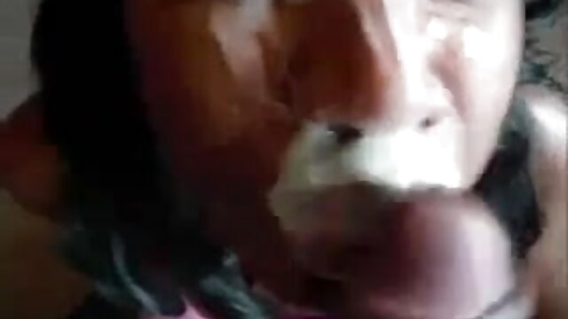 Neverjetno :  Prsata boginja želi s svojim partnerjem ravnati tako, kot on zahteva Filmski odlomki 