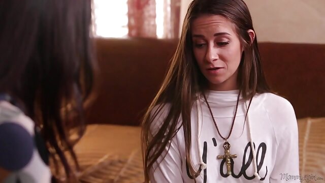 Neverjetno :  Dve čudoviti dami si delita enega nadarjenega partnerja Filmski odlomki 