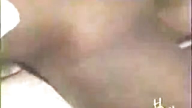 Neverjetno :  Spontani seks pomaga italijanski blondini v krznenem plašču zaslužiti denar Filmski odlomki 