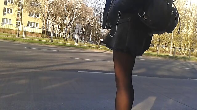 Neverjetno :  Navihana črna samica sesa in dobi vaginalno kazen na prostem Filmski odlomki 