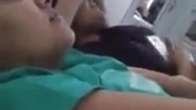 Neverjetno :  Močan orgazem se obeta tipu, ki bobne sosedo v usta Filmski odlomki 