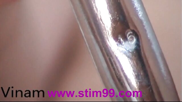 Neverjetno :  Dekle prejme veliko užitka od vroče analne masturbacije Filmski odlomki 