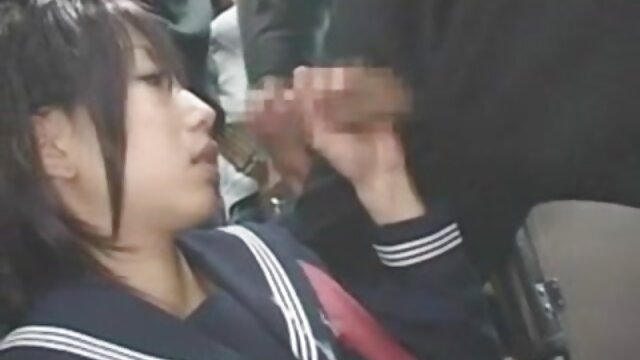 Neverjetno :  Brunette chick sesa in jebe v spalnici Filmski odlomki 